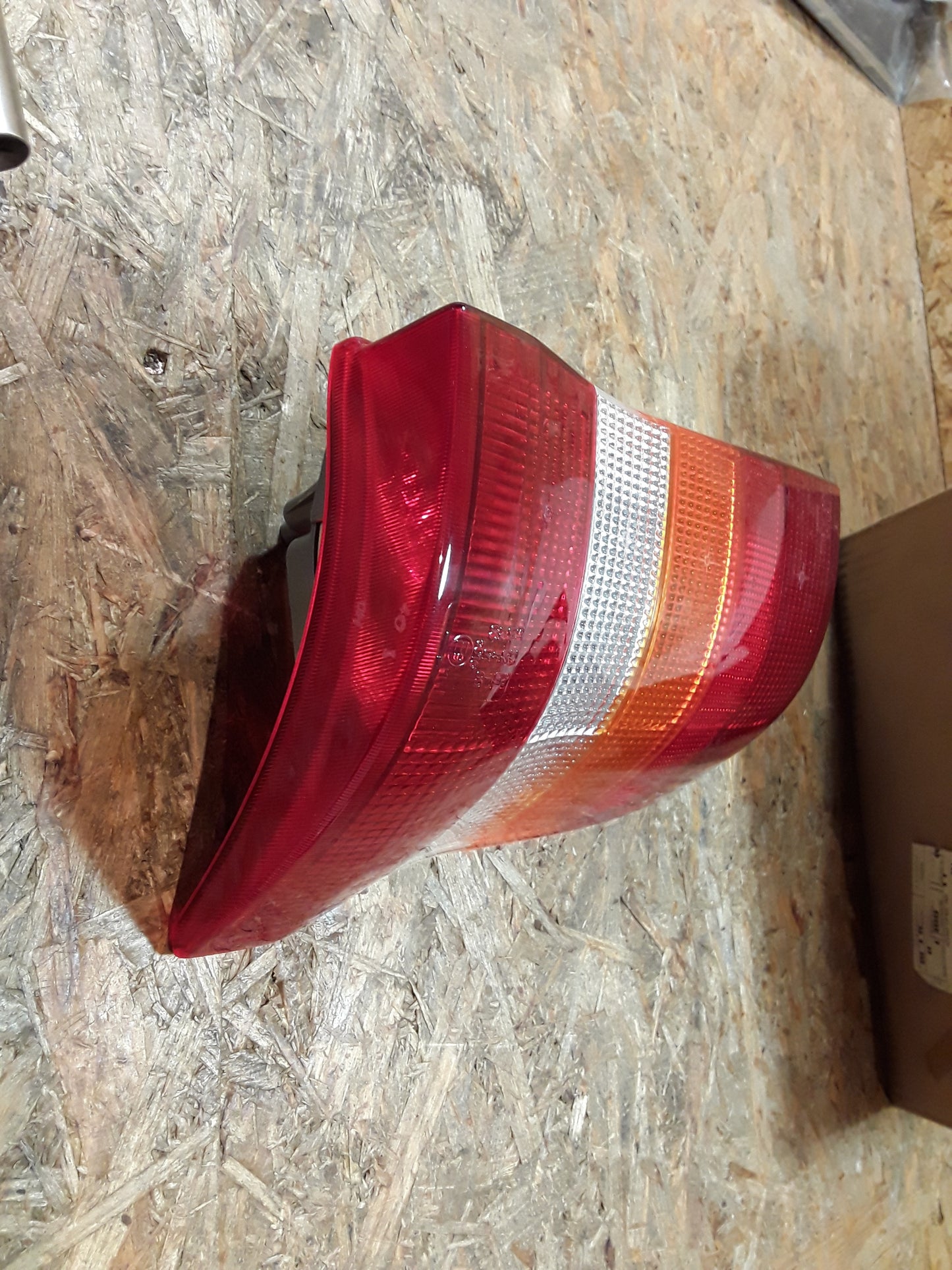 Astra F Caravan Heckleuchte rechts original GM Opel NEU