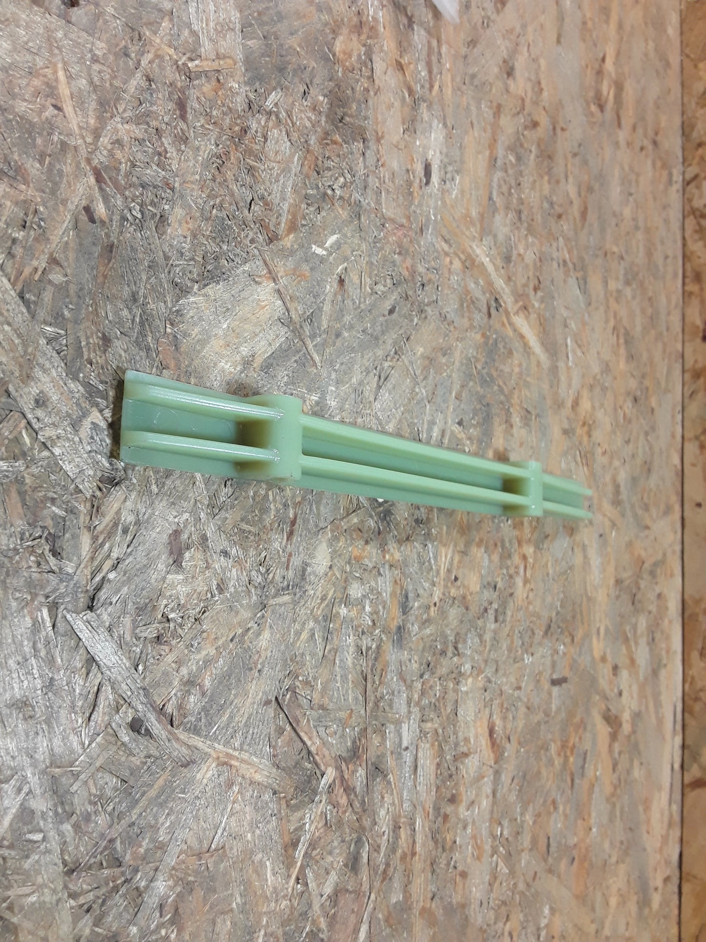 Daewoo Nubira J100 2,0 110PS  Gleitschiene Steuerkette original GM Opel NEU