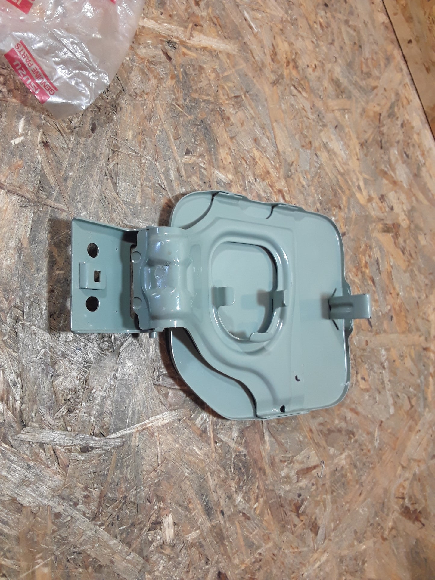 Monterey Benzinklappe original GM Opel NEU