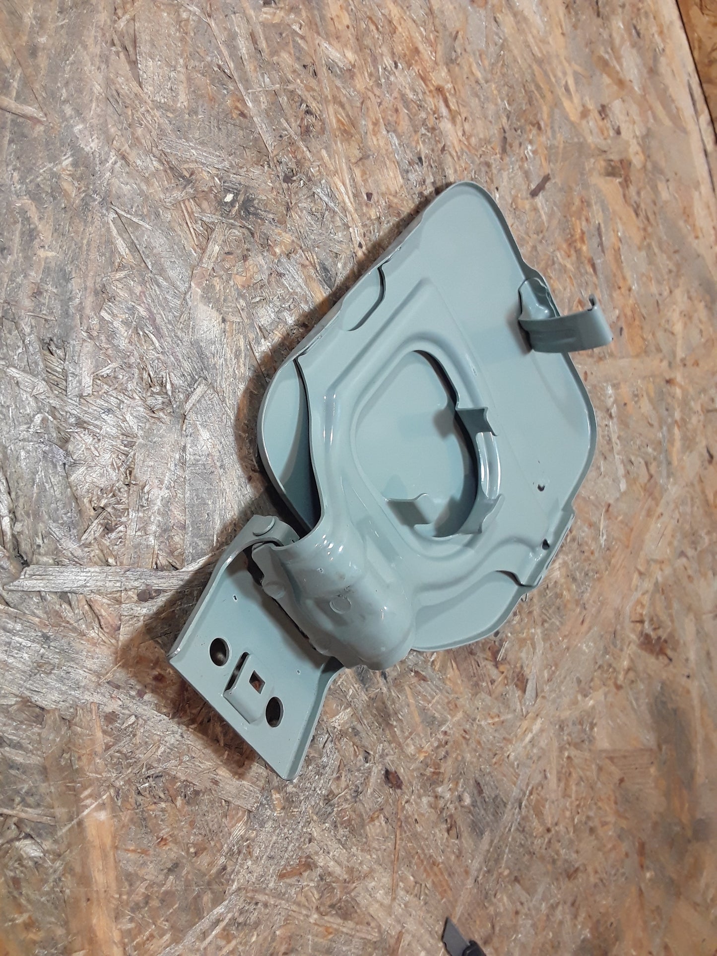 Monterey Benzinklappe original GM Opel NEU