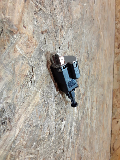 Astra G Vectra B Zafira A Bremslichtschalter original GM Opel NEU