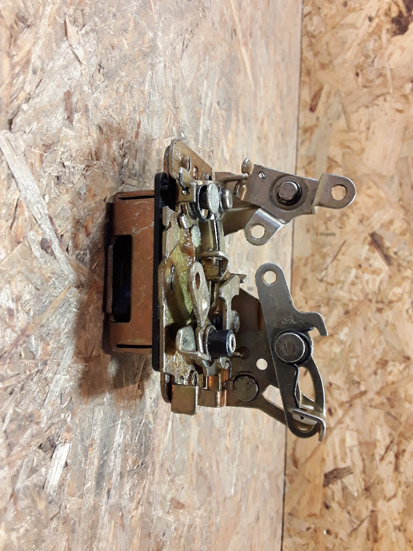 Kadett E Daewoo Nexia Türschloss hinten rechts original GM Opel NEU