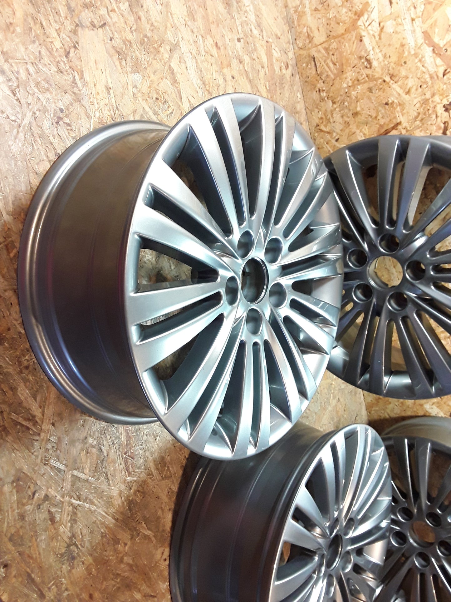 Meriva B Alufelgensatz 7x17 ET 35 titanglänzend original GM Opel NEU