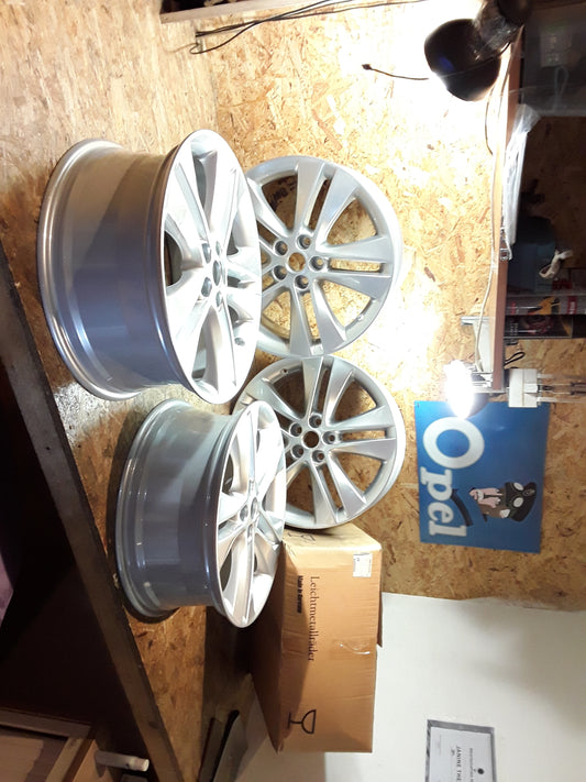 Astra J Chevrolet Cruze  Alufelgensatz silbermetallik 7,5x18 ET42 original GM NEU