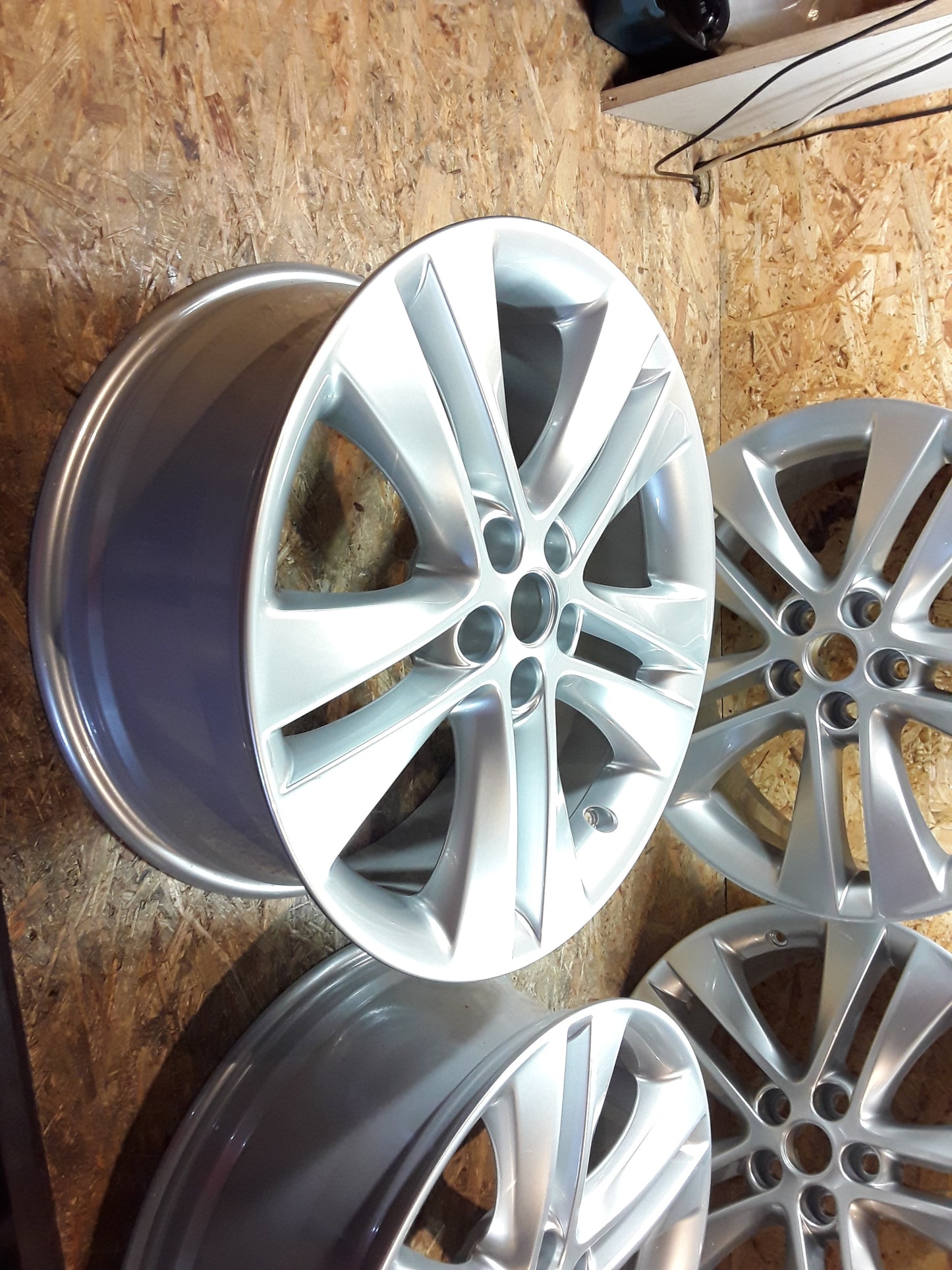 Astra J Chevrolet Cruze  Alufelgensatz silbermetallik 7,5x18 ET42 original GM NEU