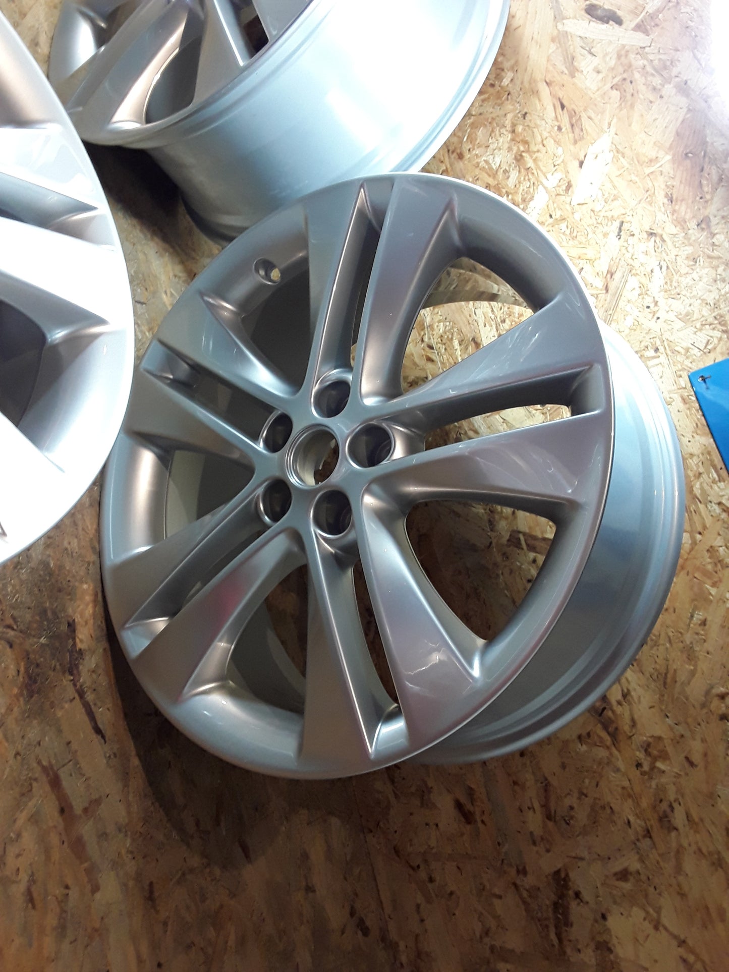 Astra J Chevrolet Cruze  Alufelgensatz silbermetallik 7,5x18 ET42 original GM NEU