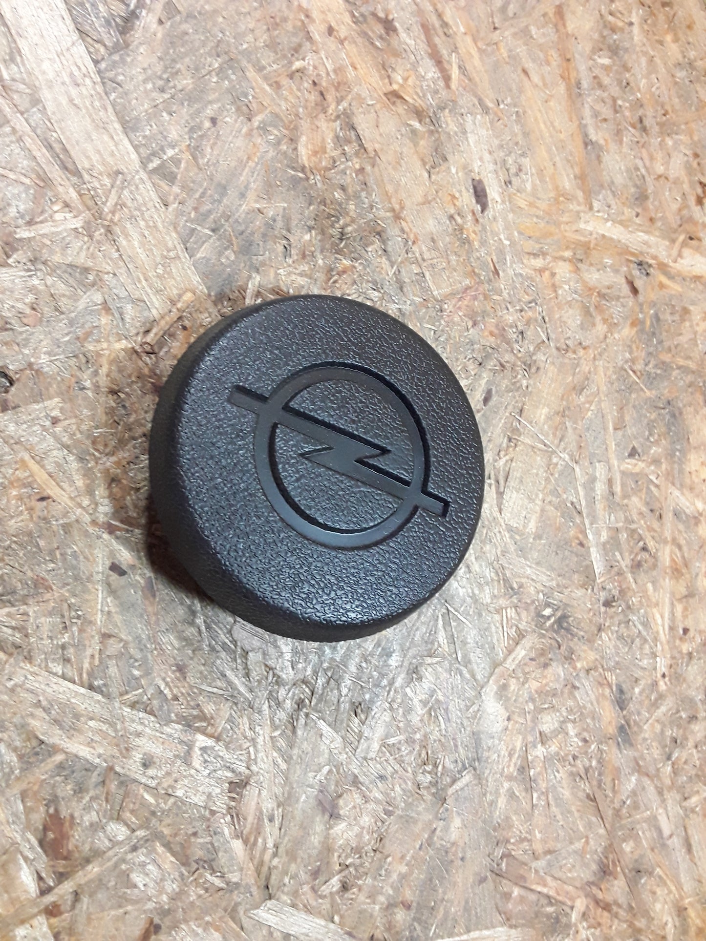 Ascona SR und Lenkrad Hupenknopf original GM Opel NEU