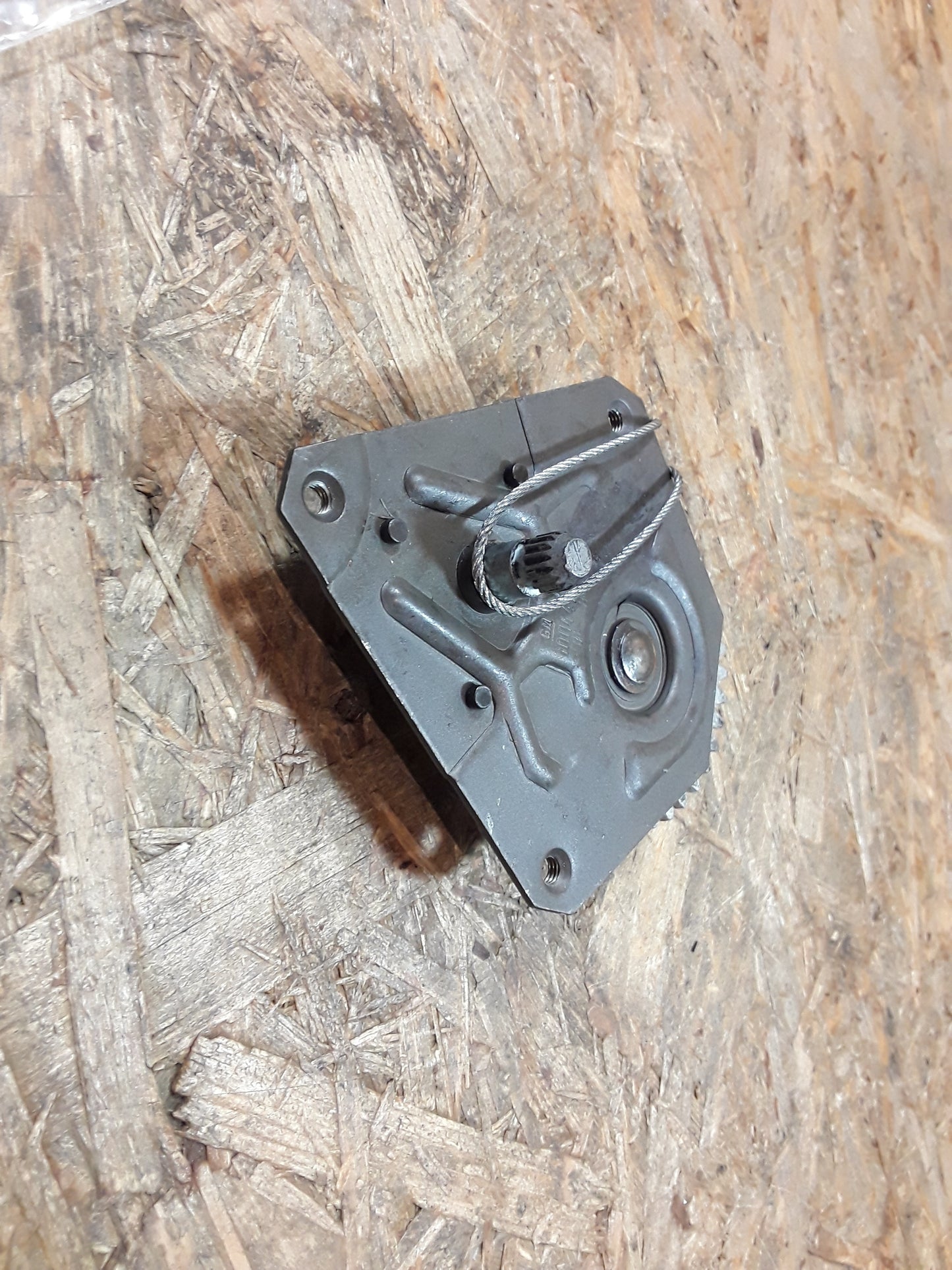 Rekord E Senator A Seilrolle links original GM Opel NEU