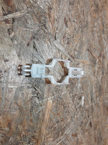 Omega B Klemme Schutzzierleiste an Kotflügel vorne original GM Opel NEU