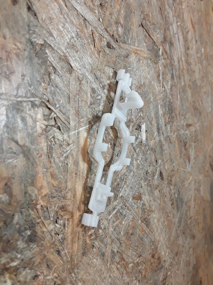 Omega B Klemme Schutzzierleiste an Kotflügel vorne original GM Opel NEU