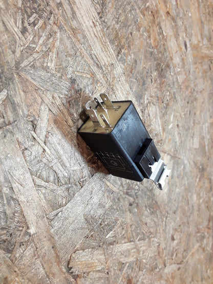 Ascona C Relais Schubabschaltung original GM Opel NEU