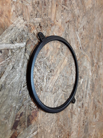 Omega B Abstandstück Kühlergitter original GM Opel NEU