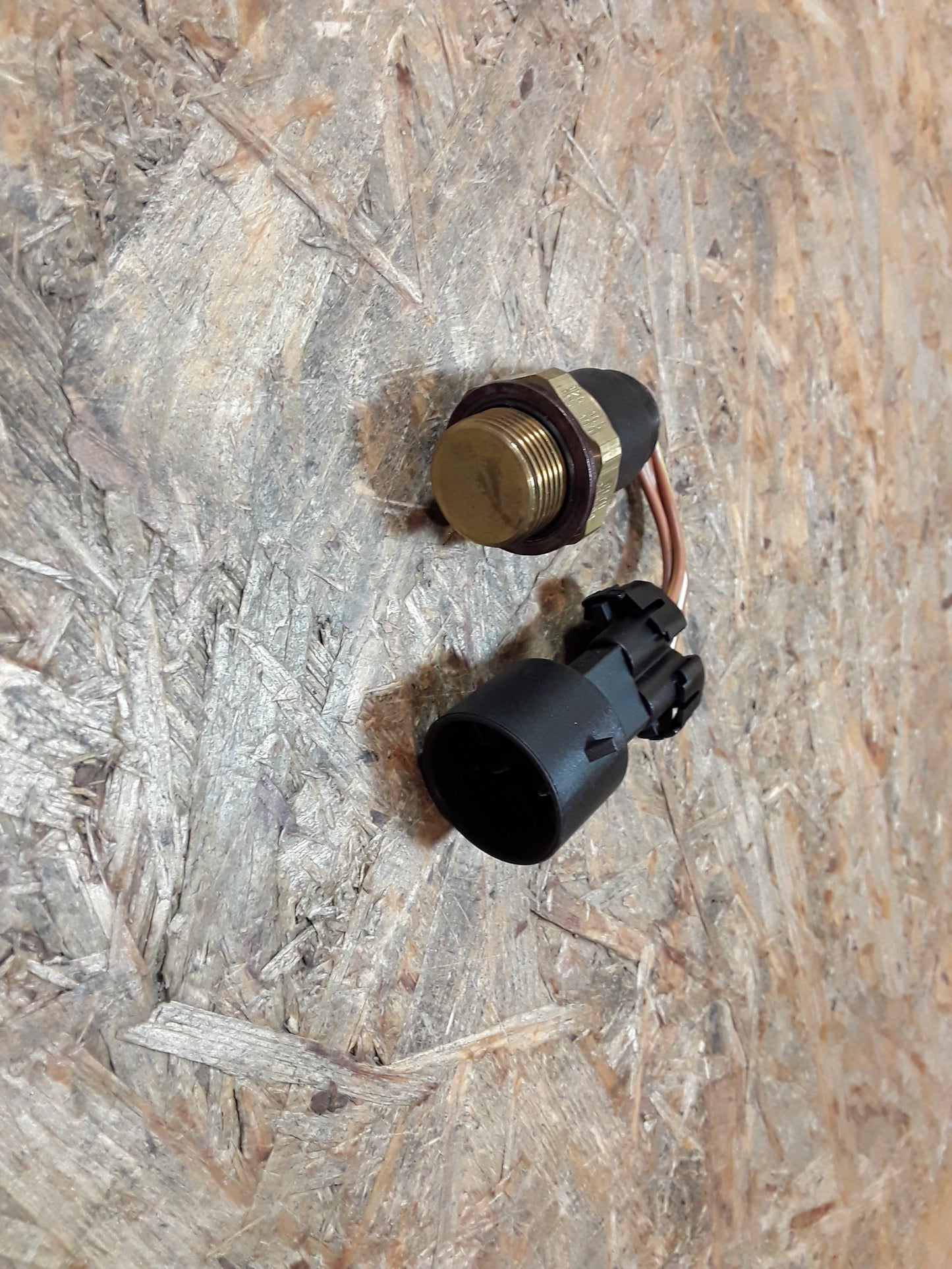 Corsa B Tigra A Schalter Wassertemperatur (in Verbindung mit Klimaanlage) original GM Opel NEU