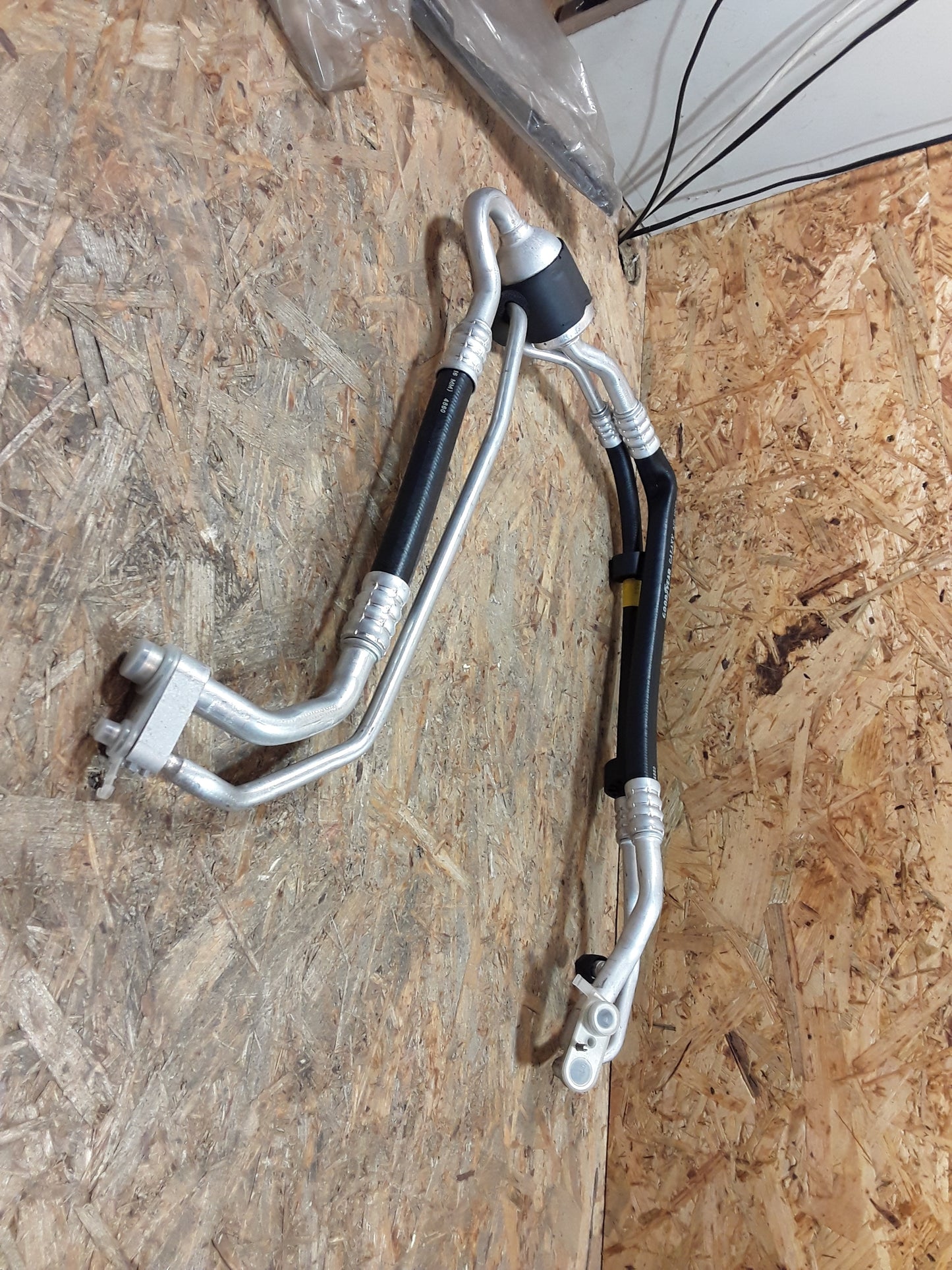 Vectra B ab Bj 99 Hochdruckleitung Klimaanlage original GM Opel NEU