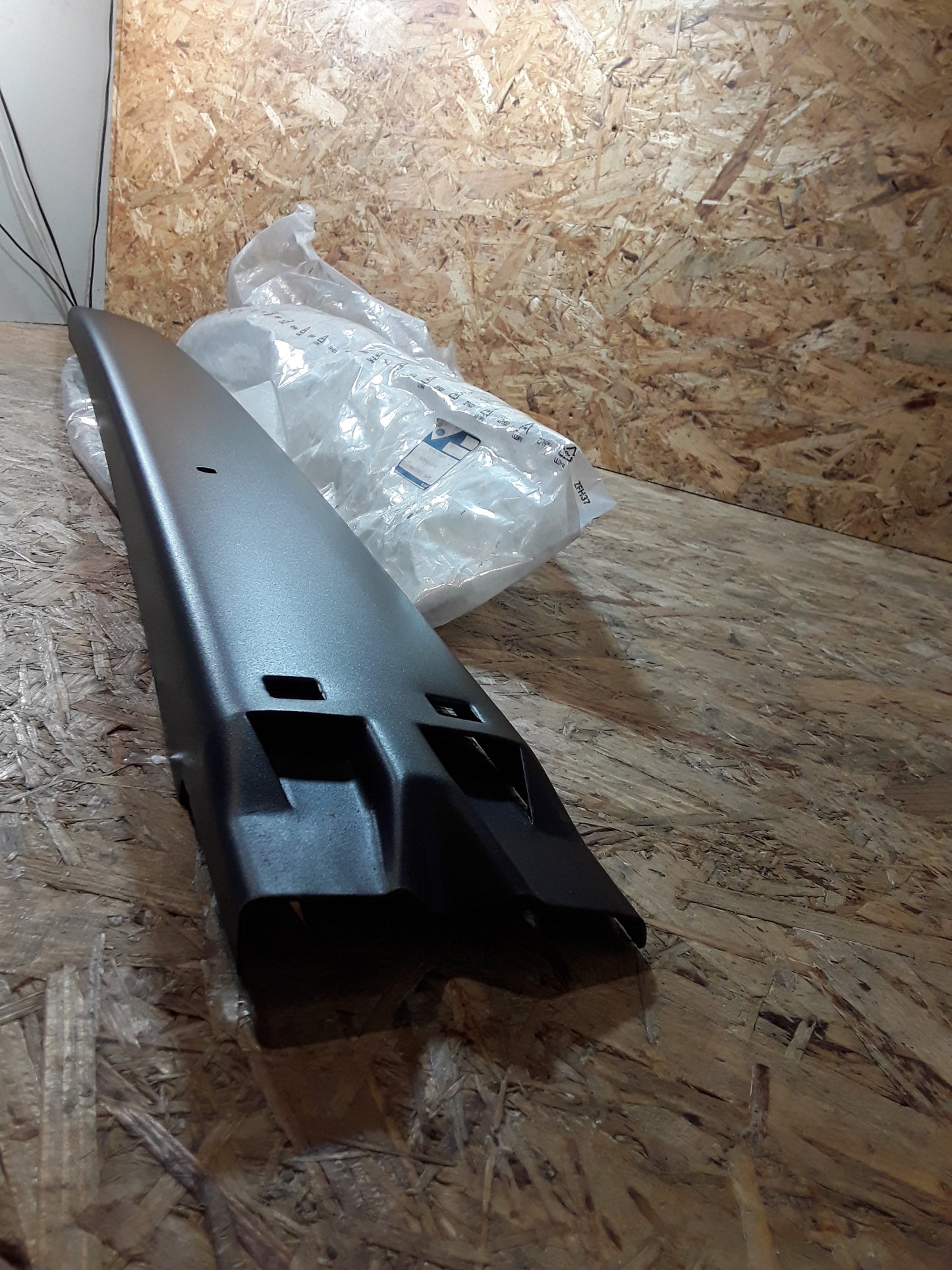 Ford Transit Bj 85-92 Stoßstange hinten original GM Opel NEU