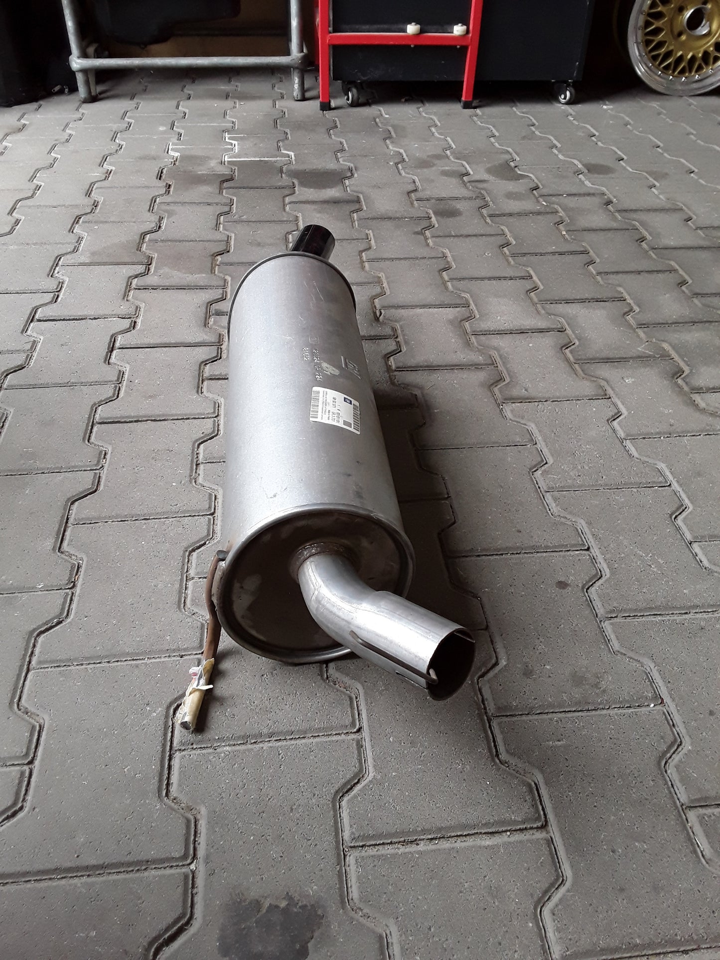Omega B Bj 94-03 2,0l Endschalldämpfer original GM Opel NEU