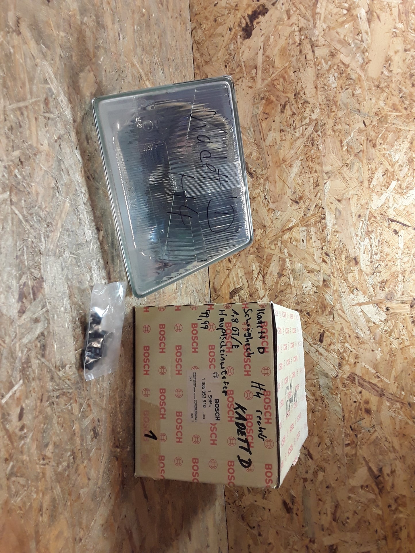 Kadett D Schrägheck 1,8GT/E Hauptscheinwerfer H4 rechts original Bosch NEU