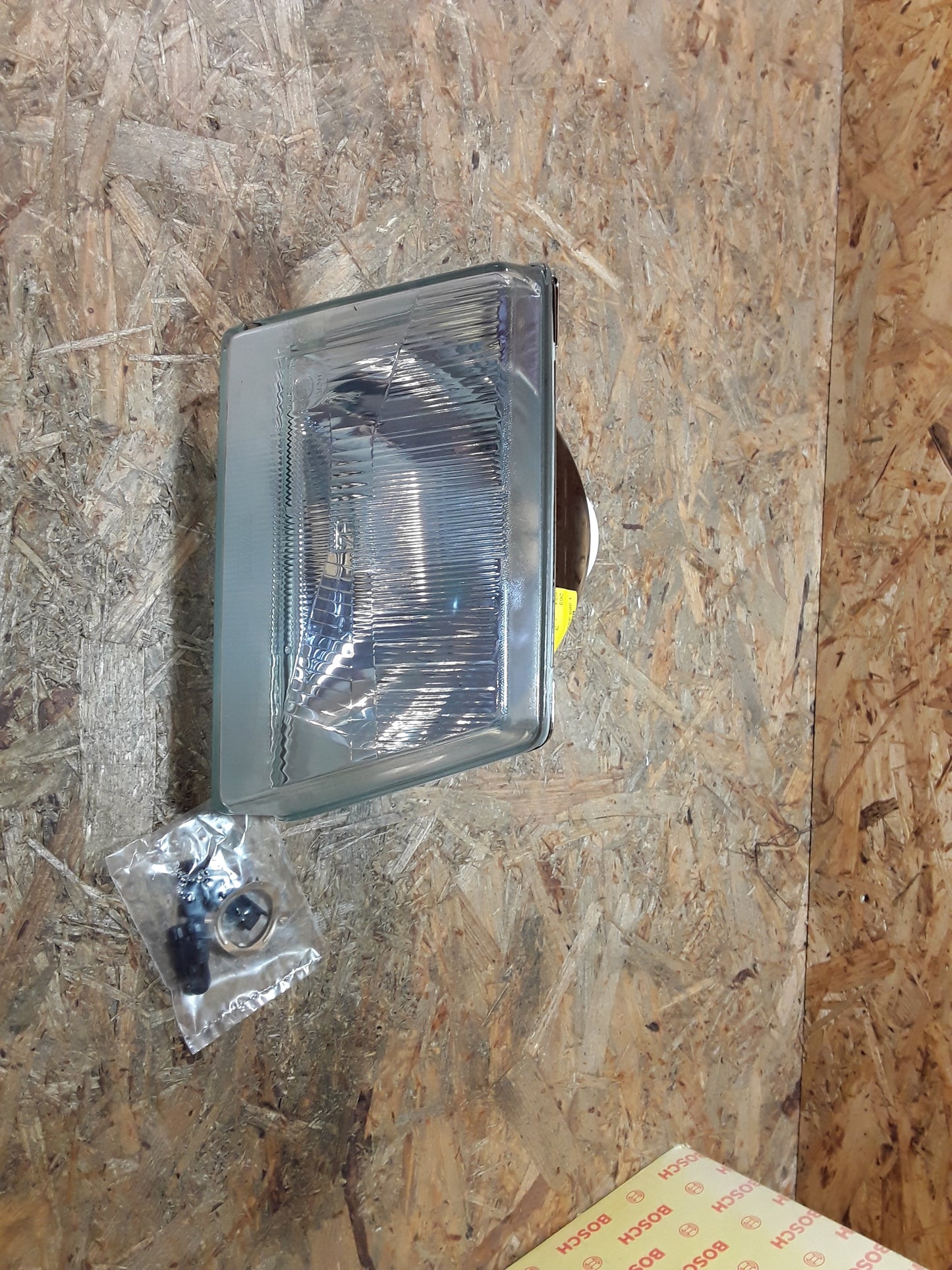 Kadett D Schrägheck 1,8GT/E Hauptscheinwerfer H4 rechts original Bosch NEU