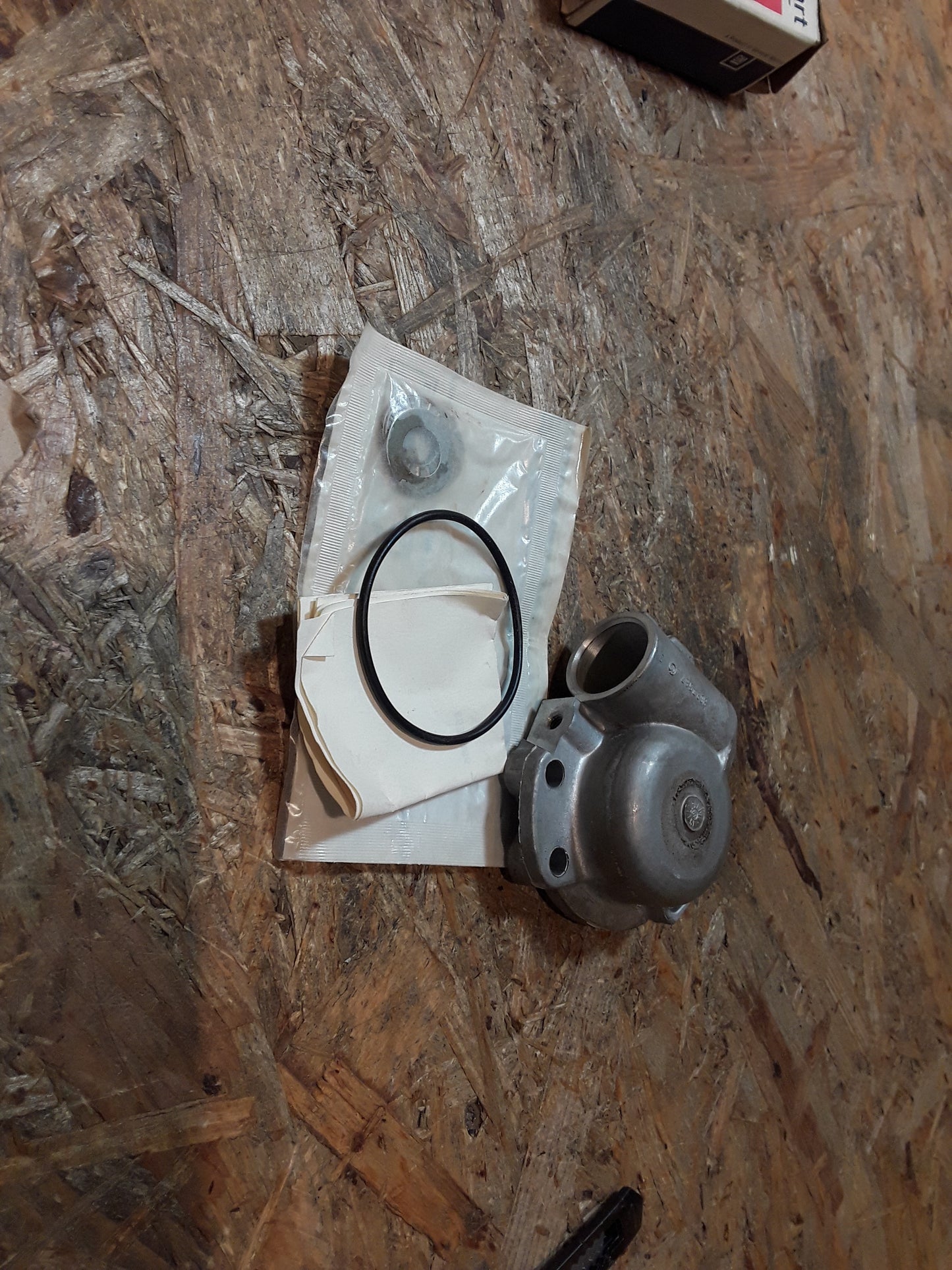 Kadett A-C 1,0-1,2 Gehäusedeckel Differential Hinterachse original GM Opel NEU