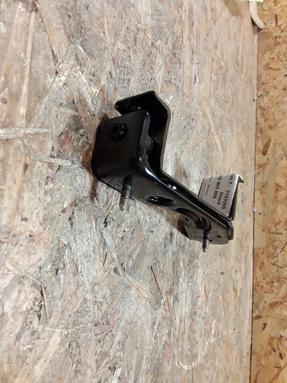 Golf 3 Halter für Aufpralldämpfer links original VW NEU