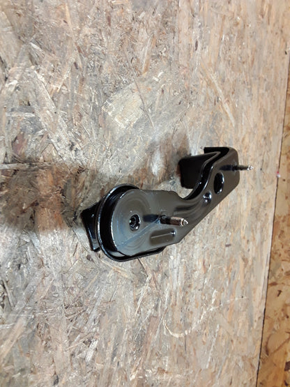 Golf 3 Halter für Aufpralldämpfer links original VW NEU