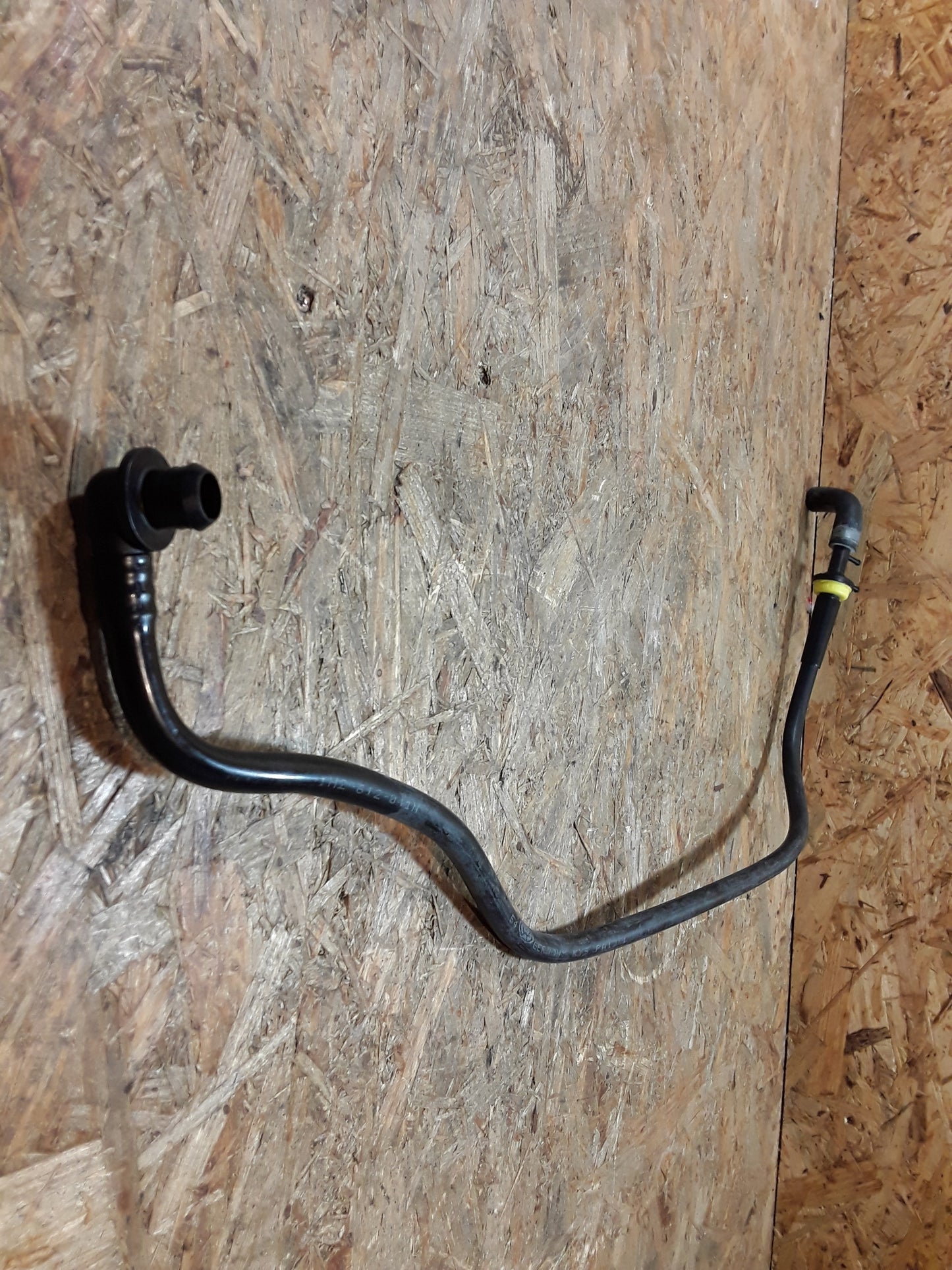 Golf 3 Unterdruckrohr mit Rückschlagventil für Bremskraftverstärker original VW NEU