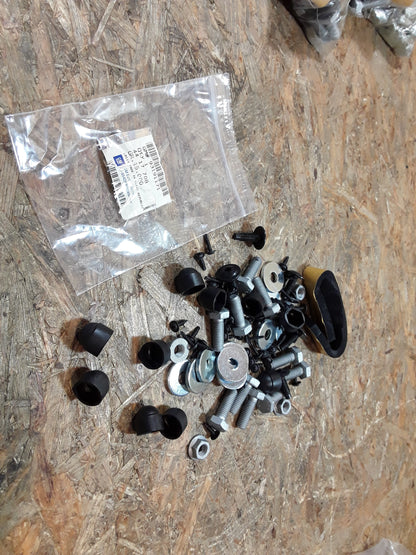 Vivaro A Satz Befestigungsteile an Schiebetüre original GM Opel NEU