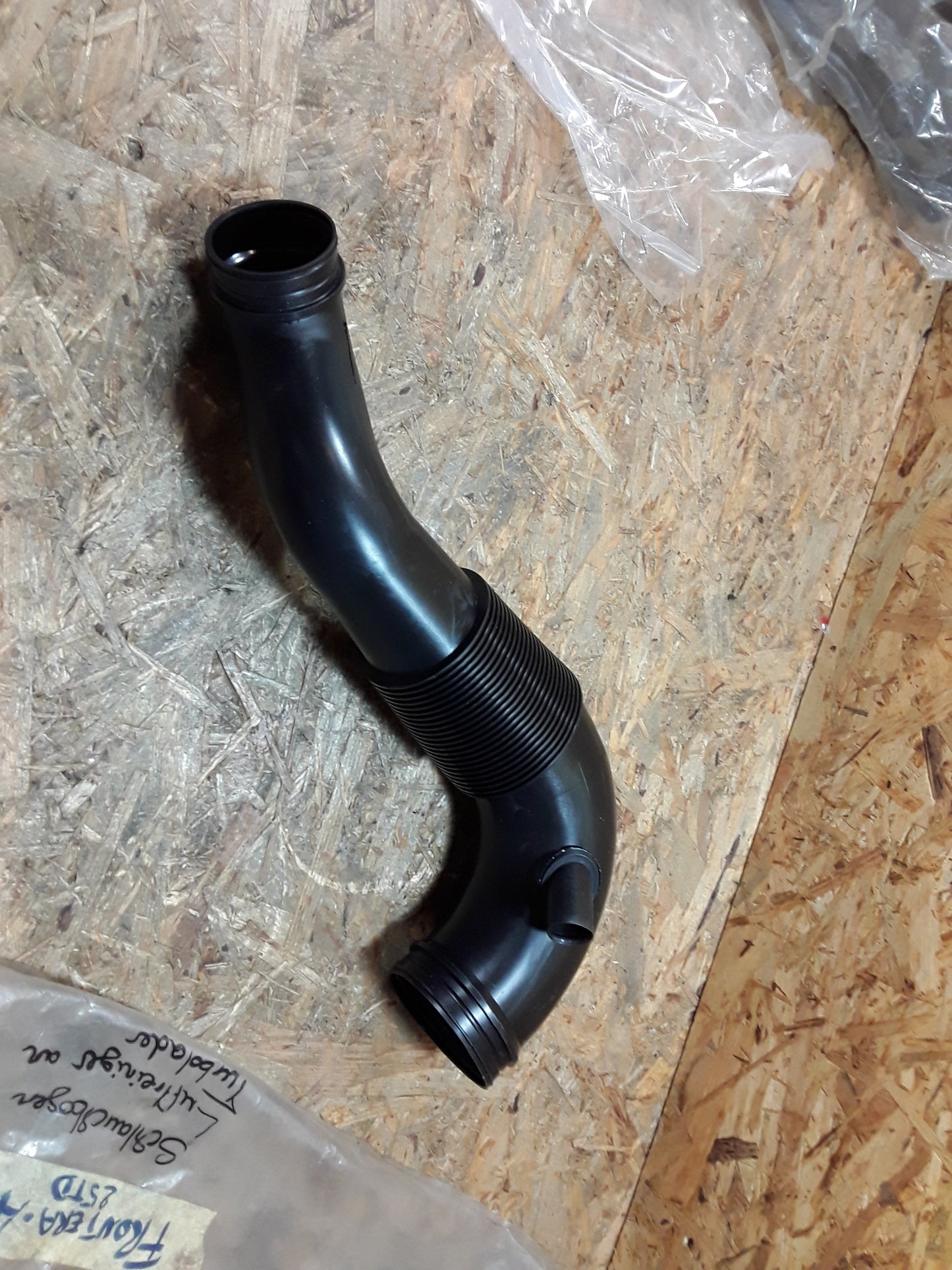 Frontera A 25DT  Schlauchbogen Luftreiniger an Turbolader original GM Opel NEU