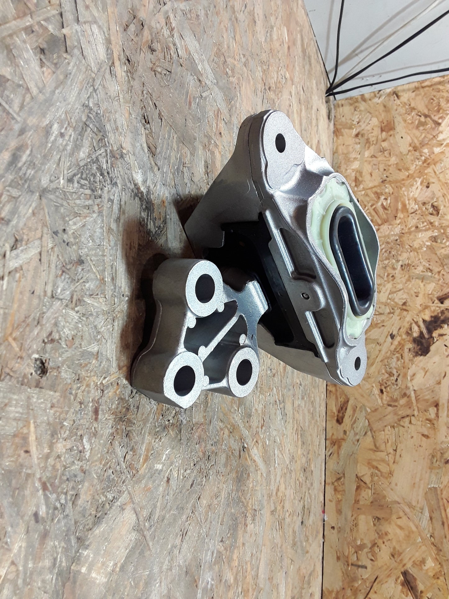 Astra J 1700 Diesel A17DFS(2010) Motorhalter original GM Opel NEU