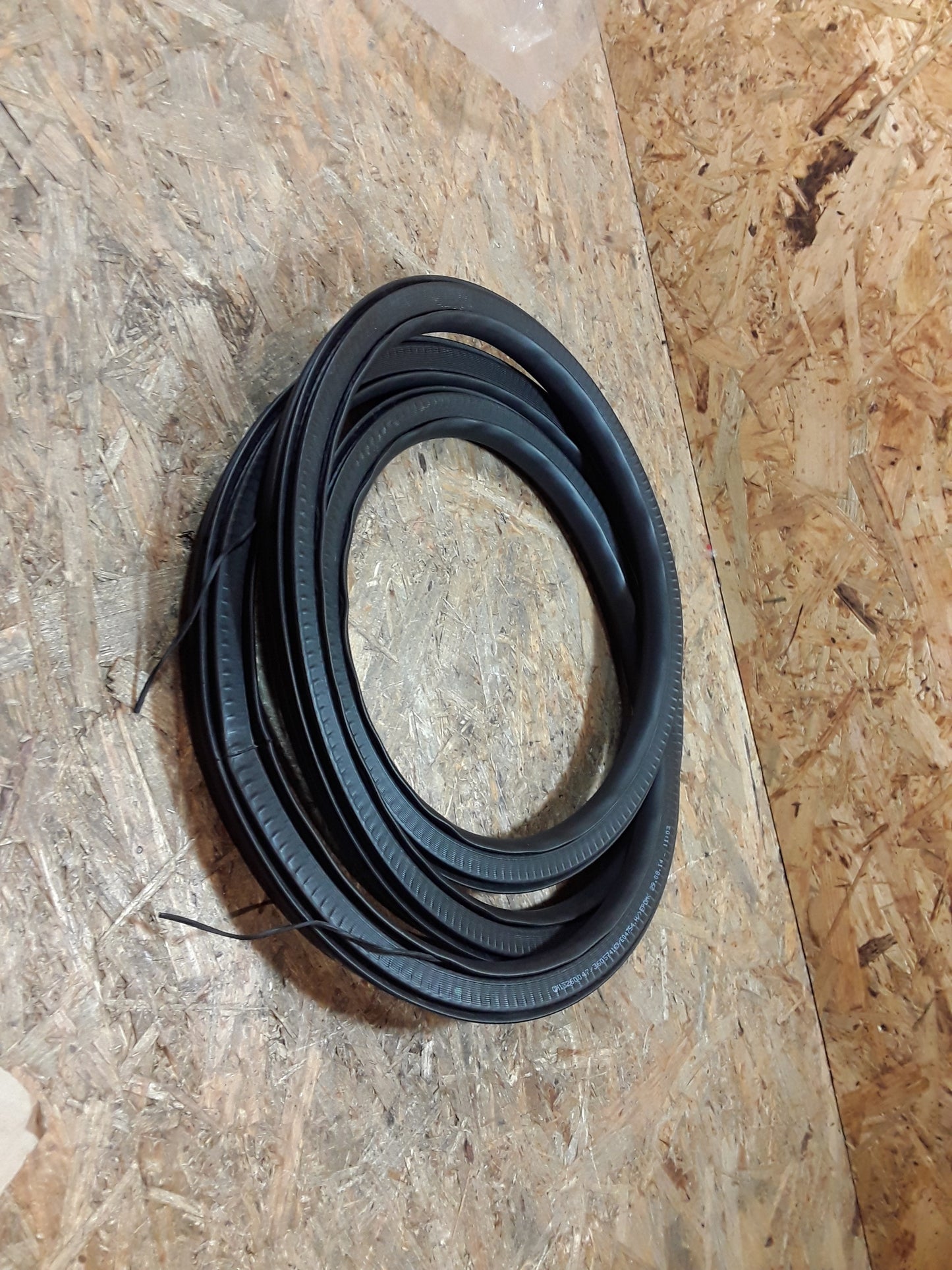 Astra J 5-Türer Gummiabdichtung Fensterschacht hinten original GM Opel NEU