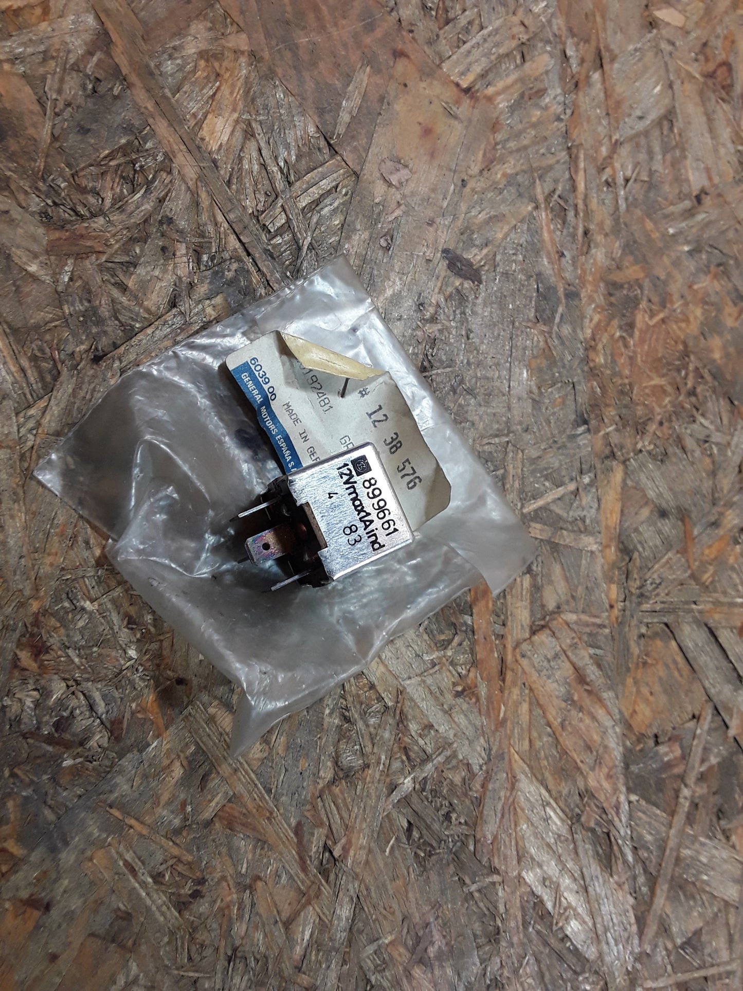 Omega A/B Vectra A Astra F Relais original GM Opel NEU