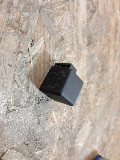 Omega A Relais Heizung original GM Opel NEU