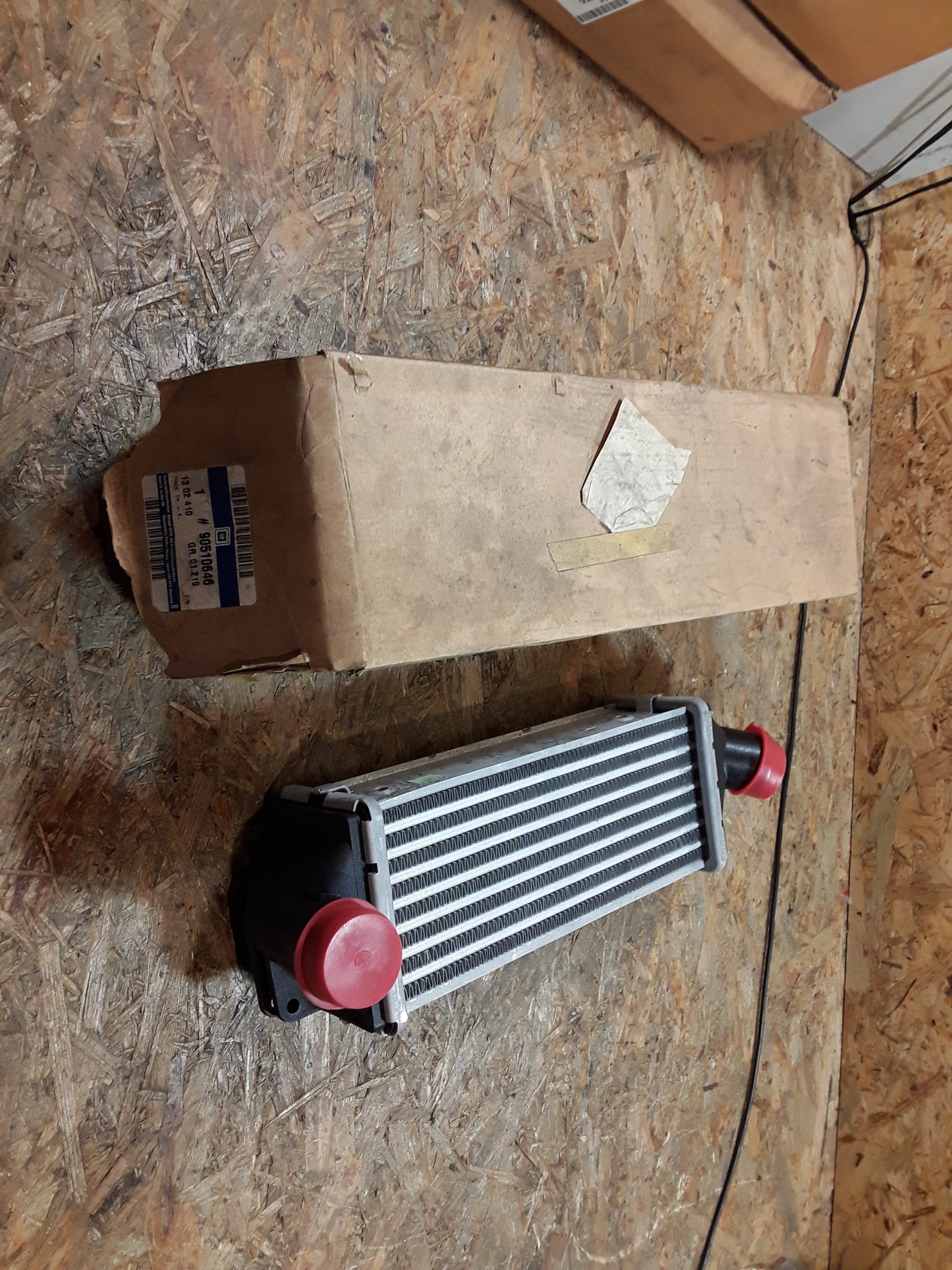 Astra F Ladeluftkühler an Turbolader original GM Opel NEU