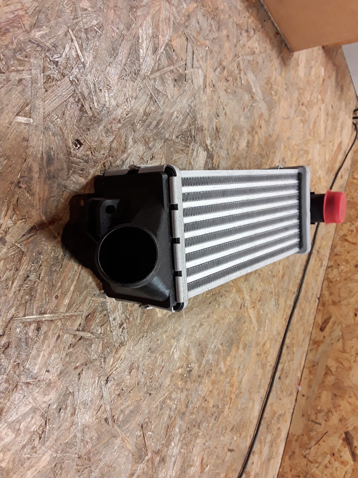 Astra F Ladeluftkühler an Turbolader original GM Opel NEU