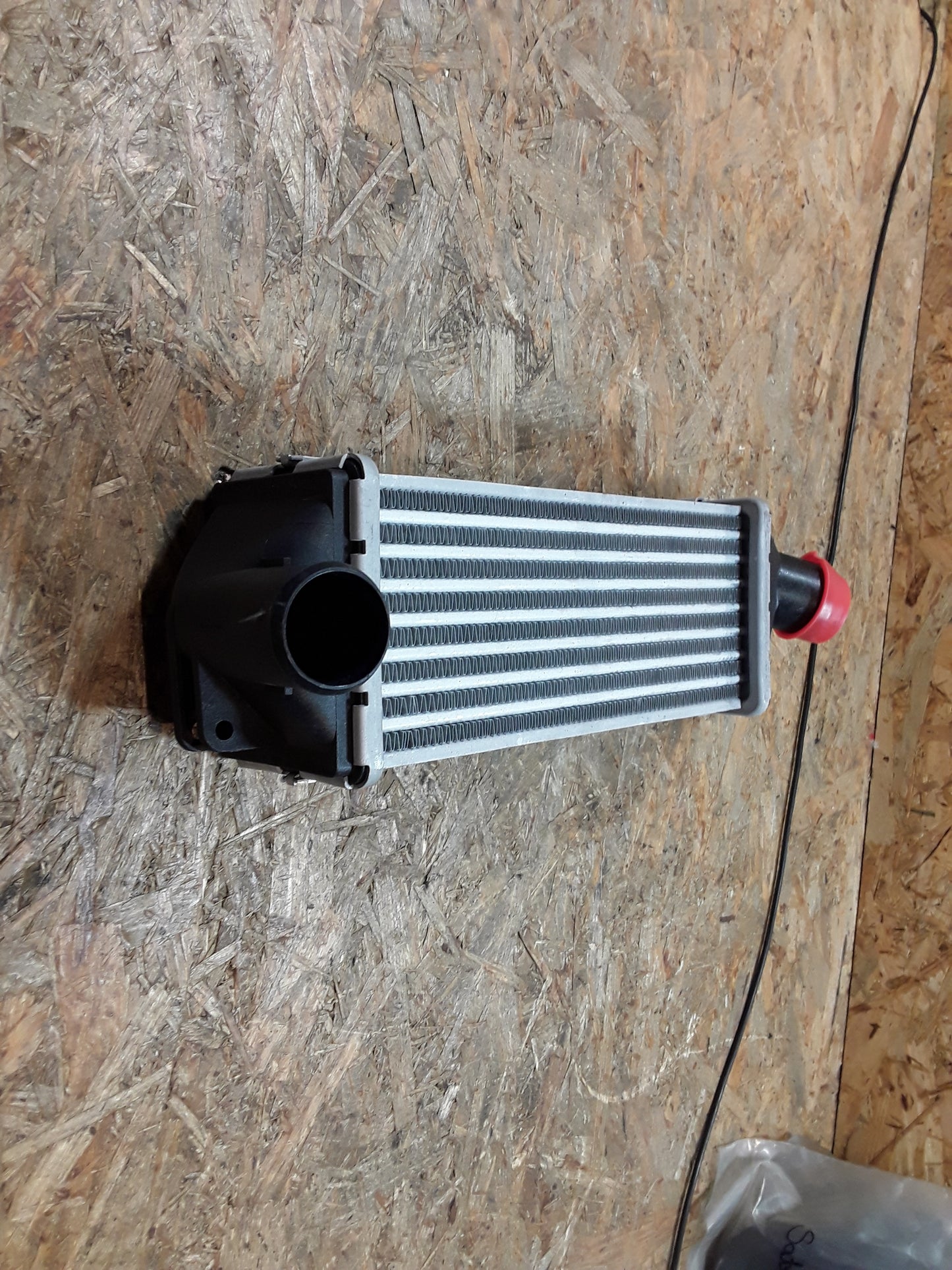 Astra F Ladeluftkühler an Turbolader original GM Opel NEU