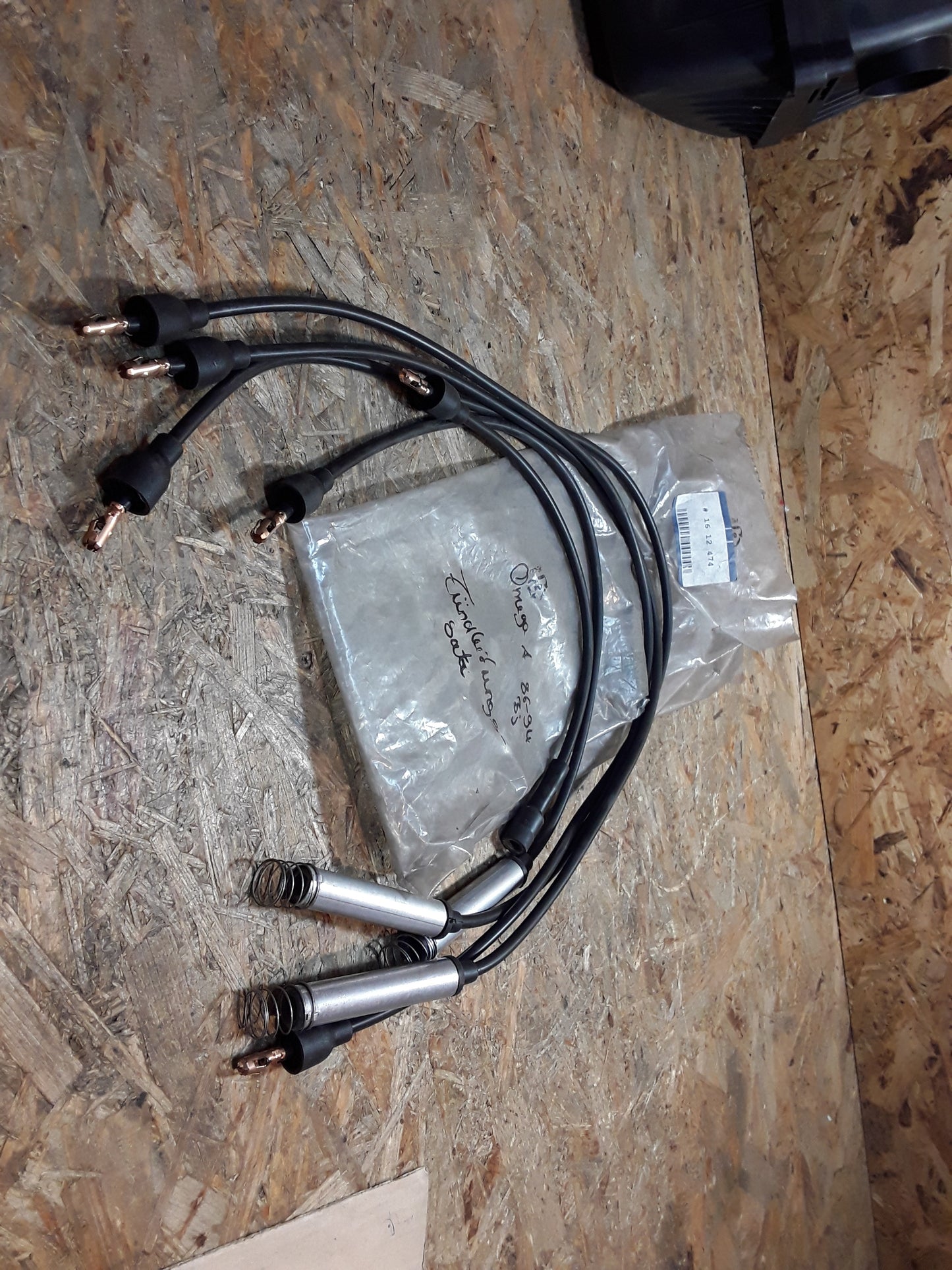 Omega A 86-94 Bj Satz Zündleitung original GM Opel NEU