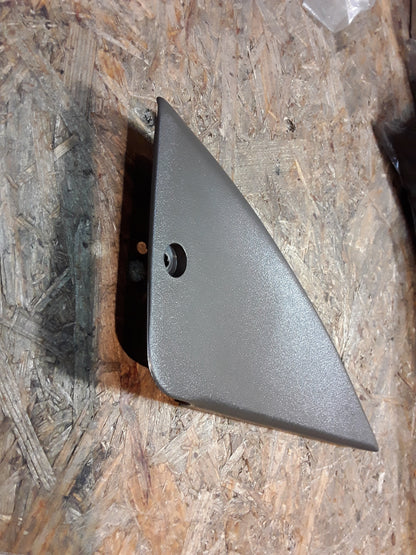 Omega A Senator B Einsatzecke rechts original GM Opel NEU