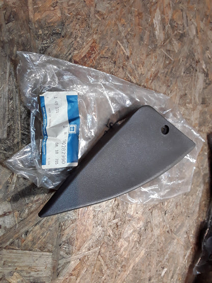 Omega A Einsatzecke rechts original GM Opel NEU