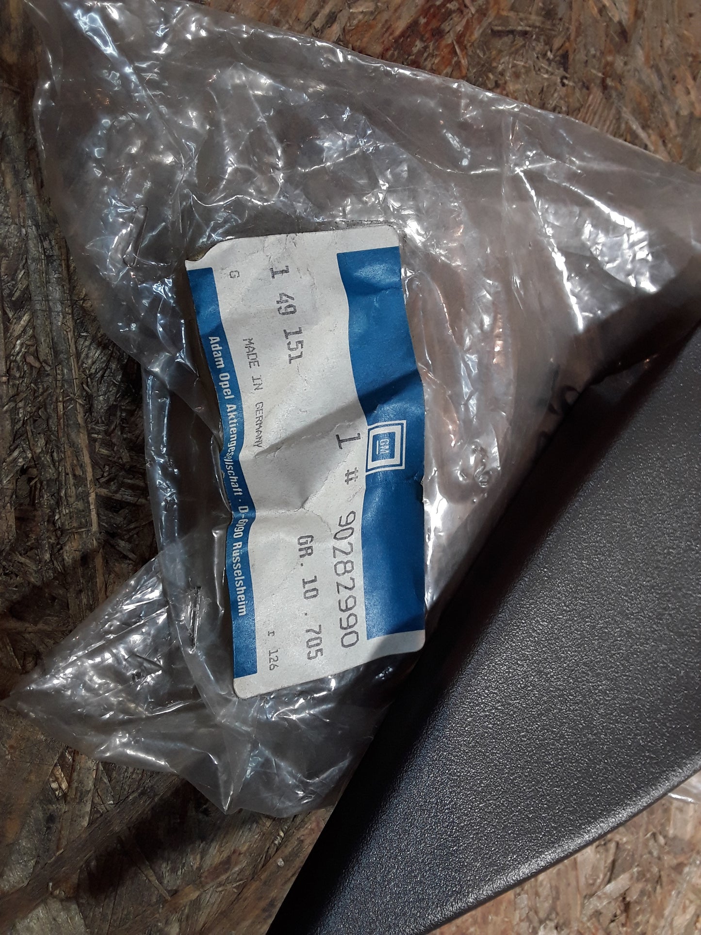 Omega A Einsatzecke rechts original GM Opel NEU