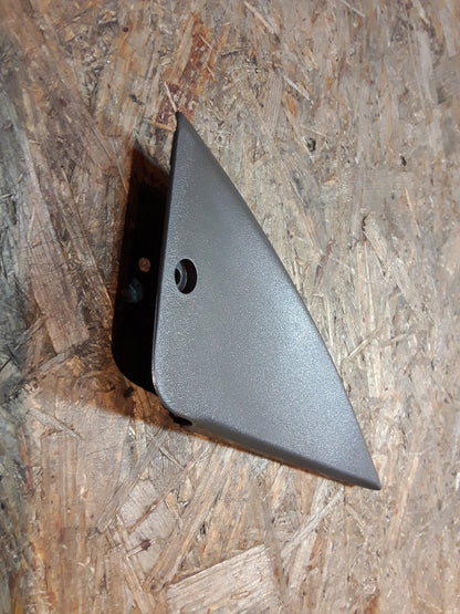 Omega A Einsatzecke rechts original GM Opel NEU