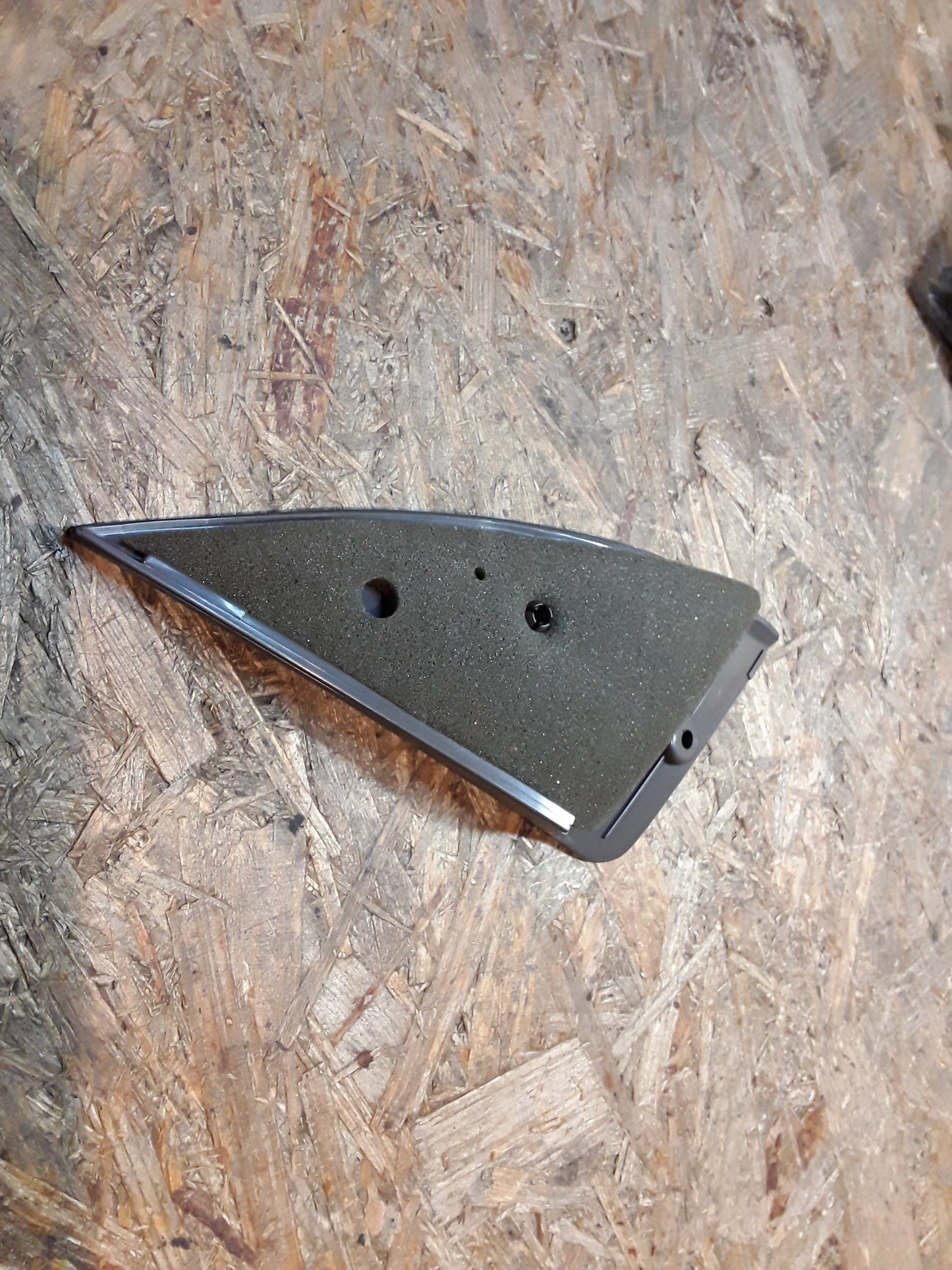 Omega A Einsatzecke rechts original GM Opel NEU