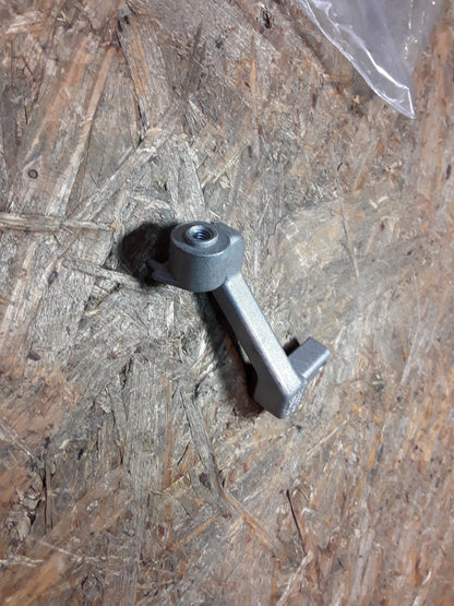 Tigra TwinTop Corsa C Halterung Kühler unten links original GM Opel NEU