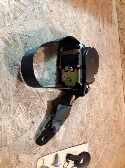 Kadett E Sicherheitsgurt vorne rechts original GM Opel NEU