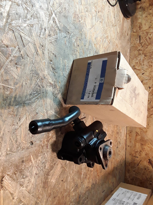 Kadett E 16SV/ E16NZ/ C16LZ/ C16NZ Servopumpe original GM Opel NEU