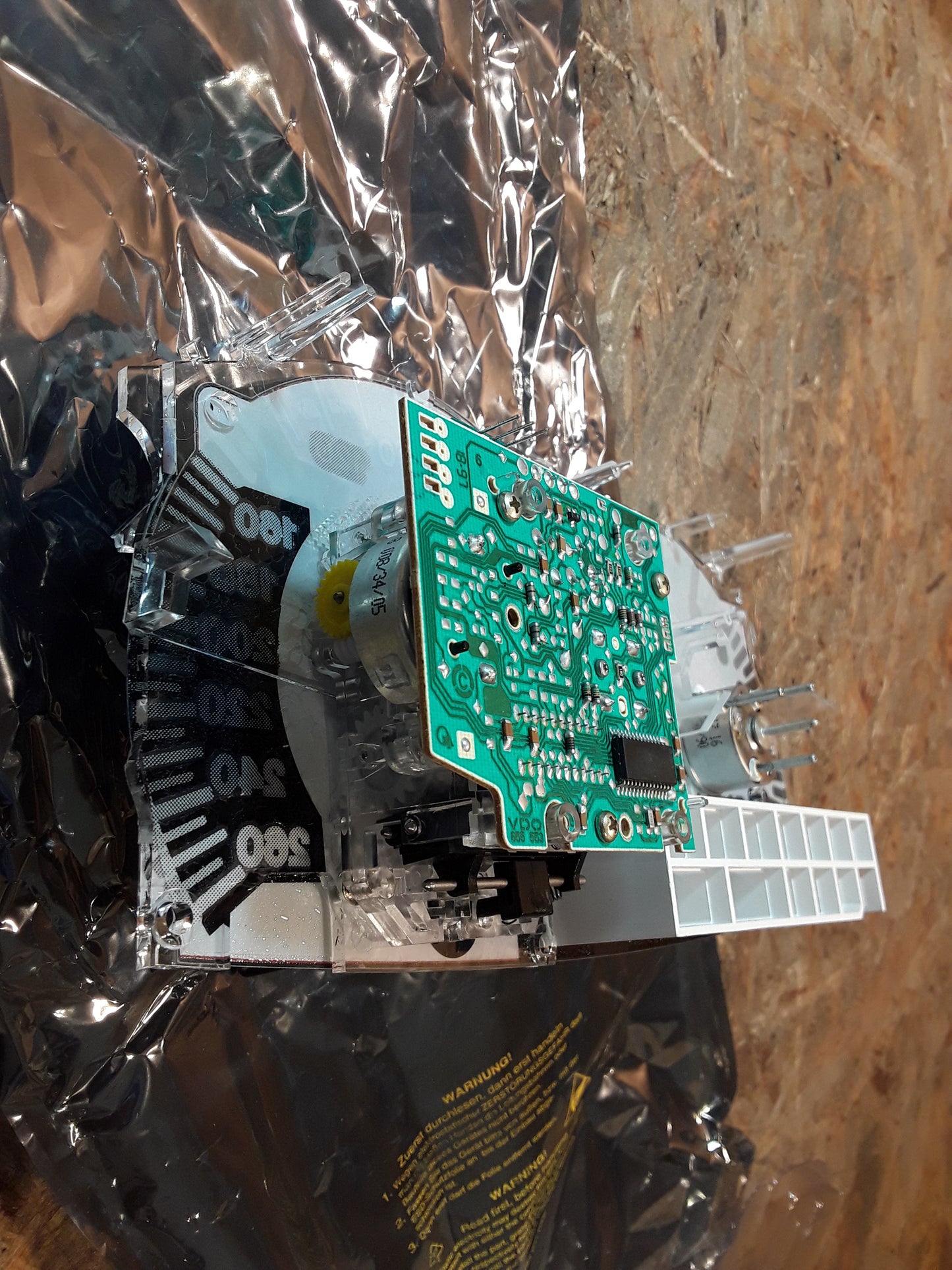 Omega B X25XE/ X30XE Display Tacho original GM Opel NEU