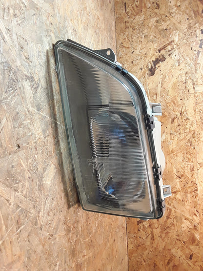 Omega A Scheinwerfer vorne links original GM Opel NEU