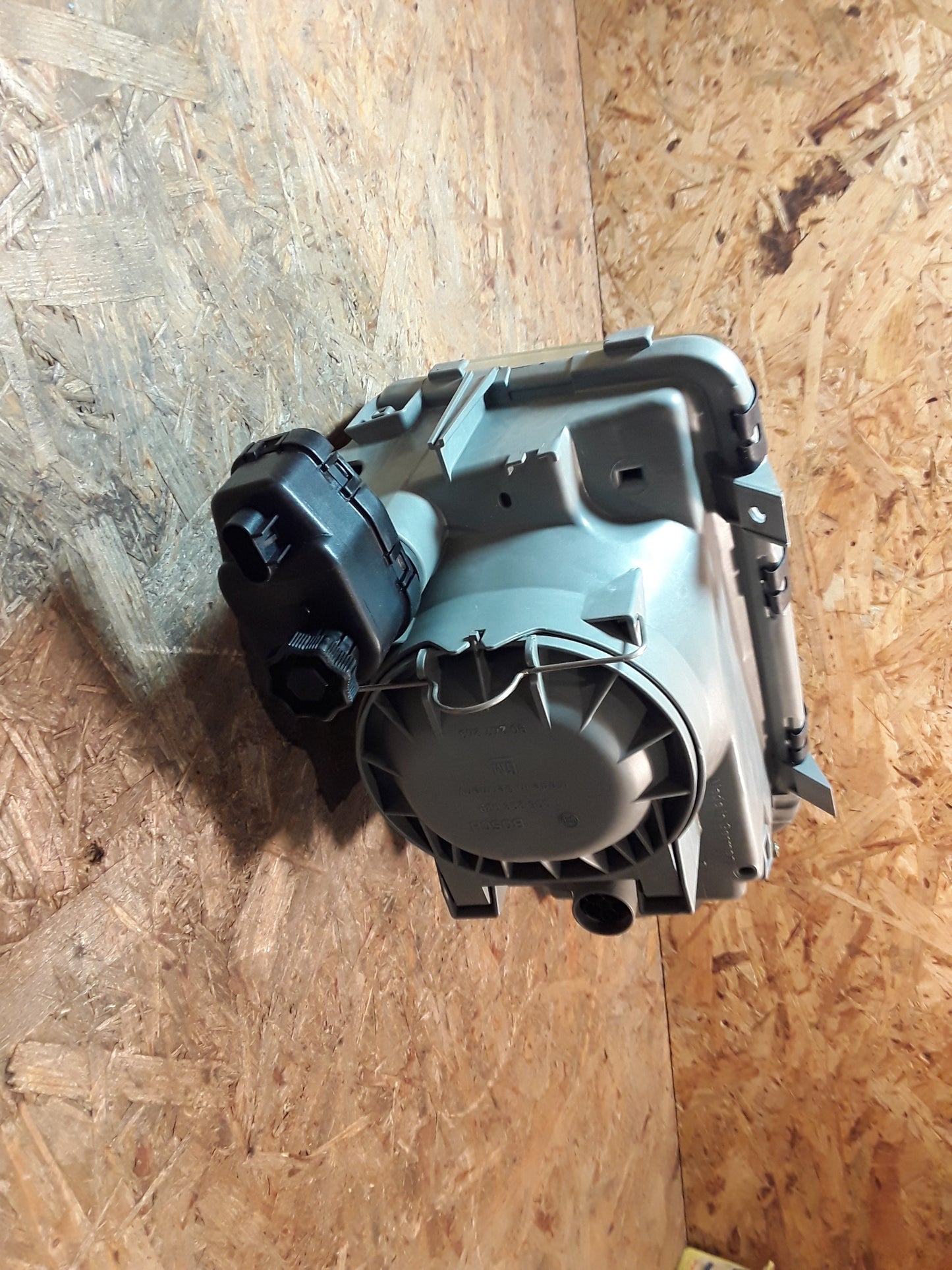 Omega A Scheinwerfer vorne links original GM Opel NEU