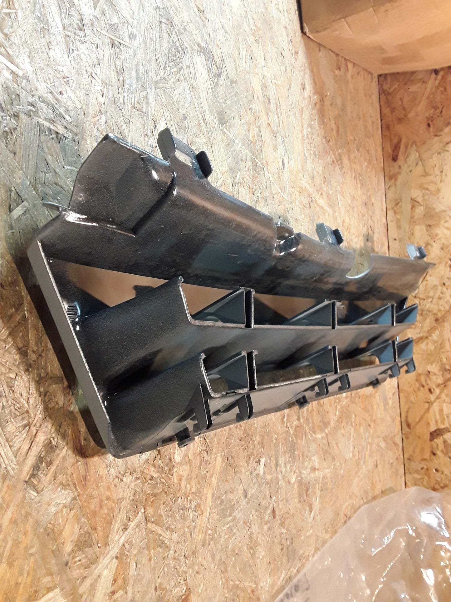 Omega A Kühlergitter original GM Opel NEU