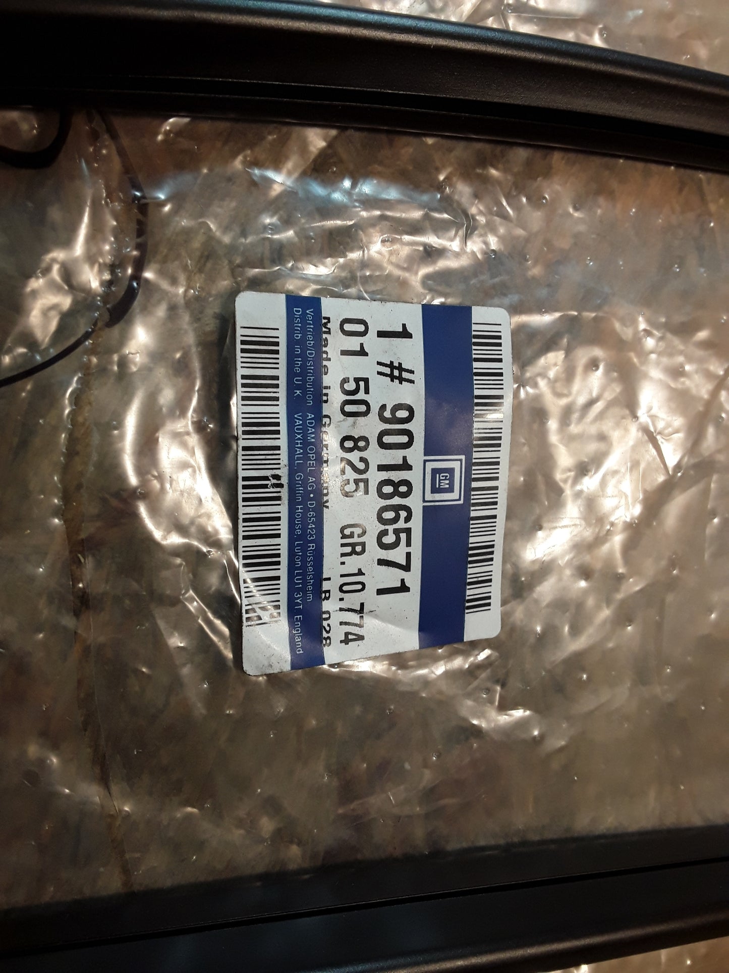 Kadett E Caravan Abdichtung Hintertüre Fenster links original GM Opel NEU