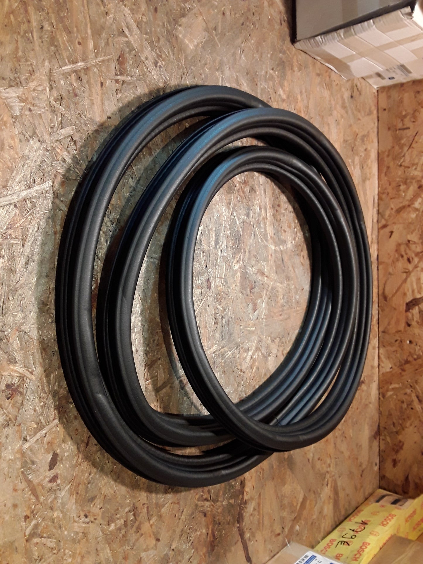 Omega Stufenheck Türgummi hinten links anthrazit original GM Opel NEU